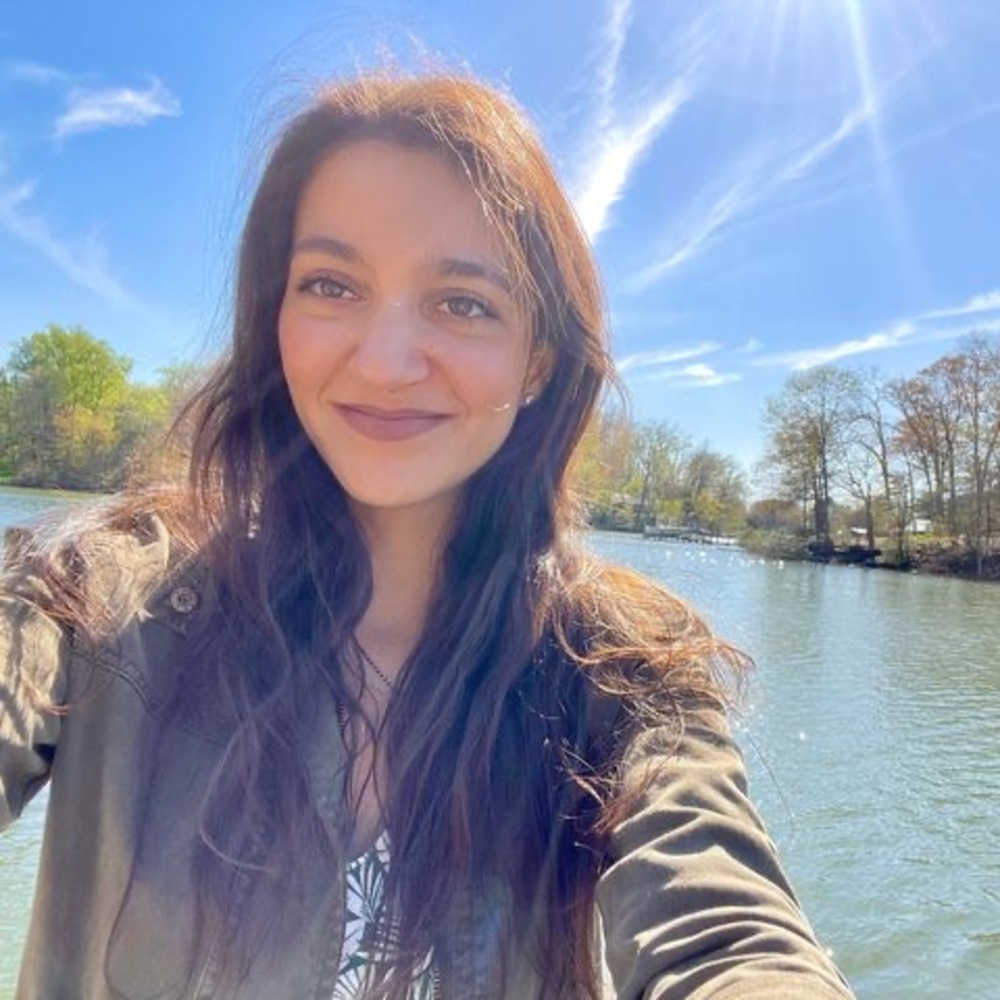 Meet your Posher, Gabriela